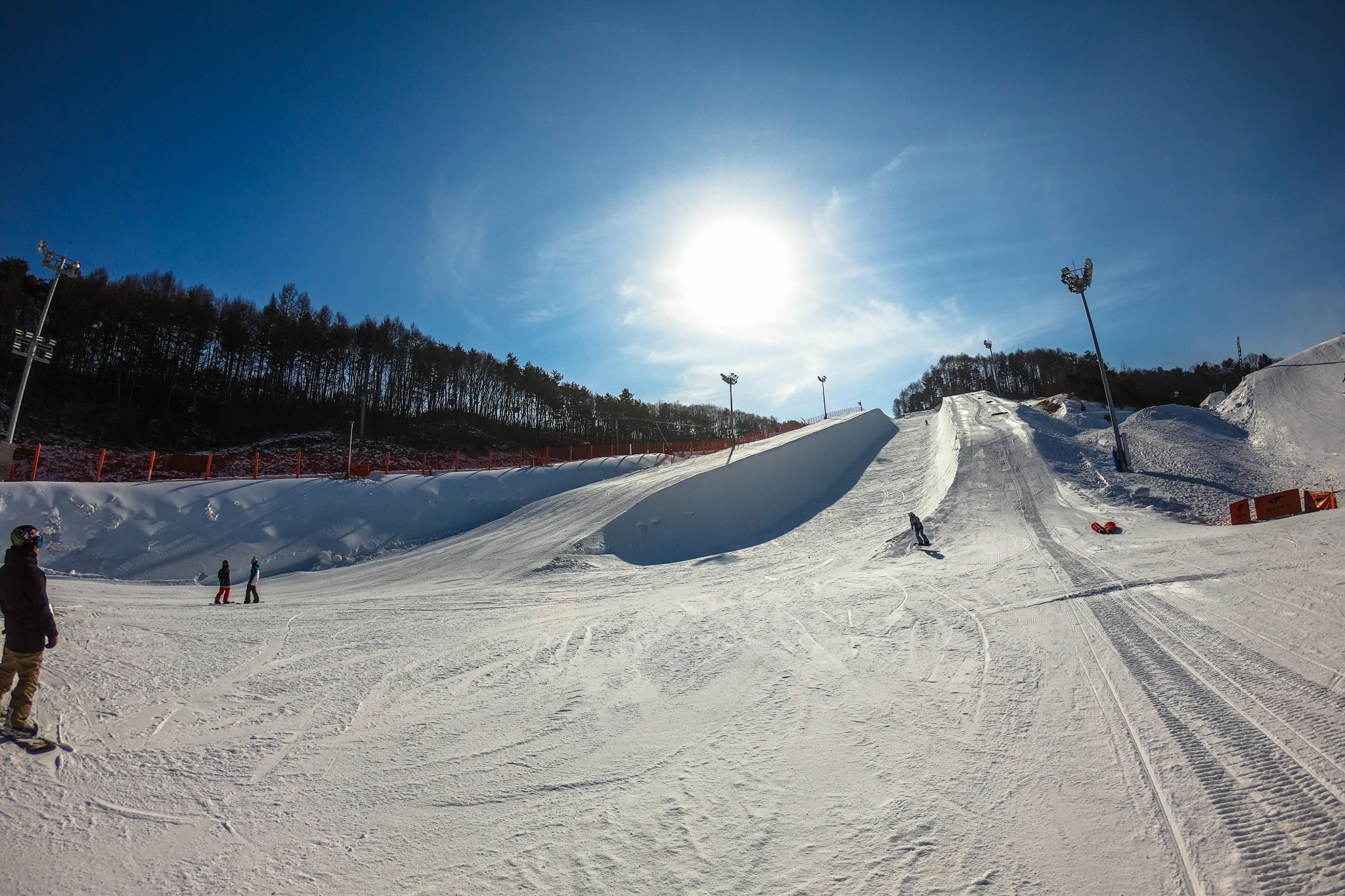 Phoenix Snow Parkの大型ジャンプとパーク造成エリア