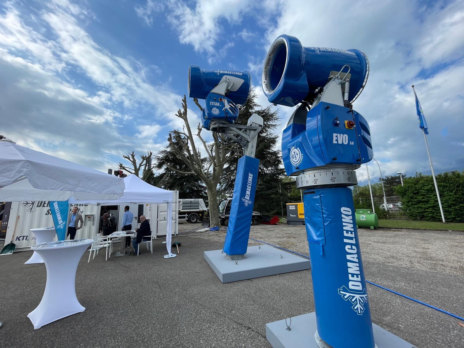 Mountain Planet 2022に展示された人工降雪機