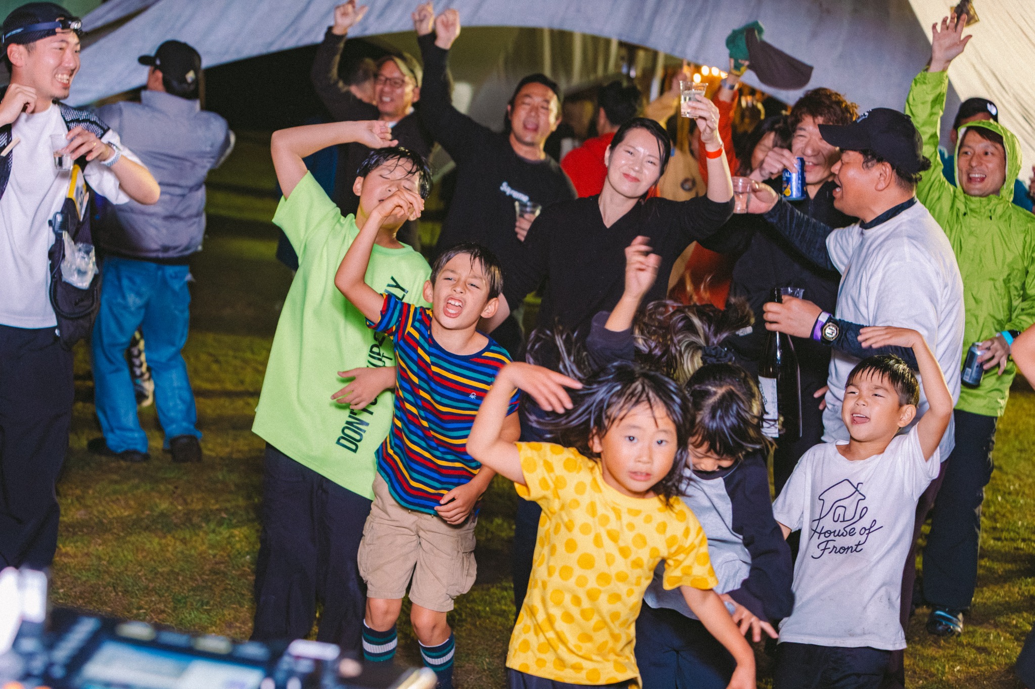 YUKIGOI OUTDOOR MARKETを楽しむ来場者