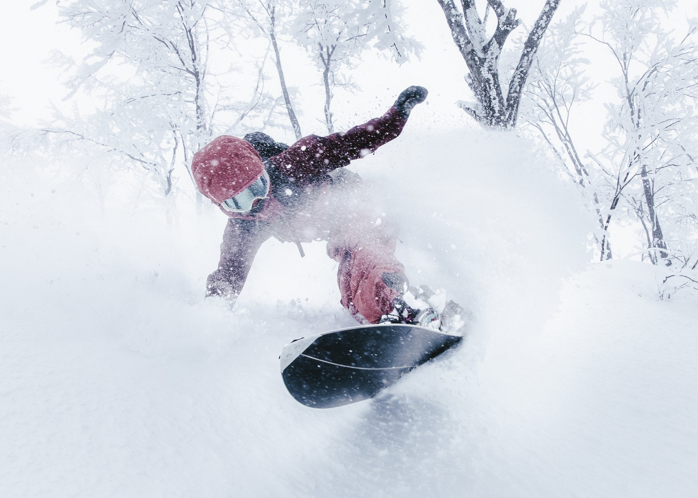 ホグロフスのスキー・スノーボード向けSNWコレクションの雪山イメージ
