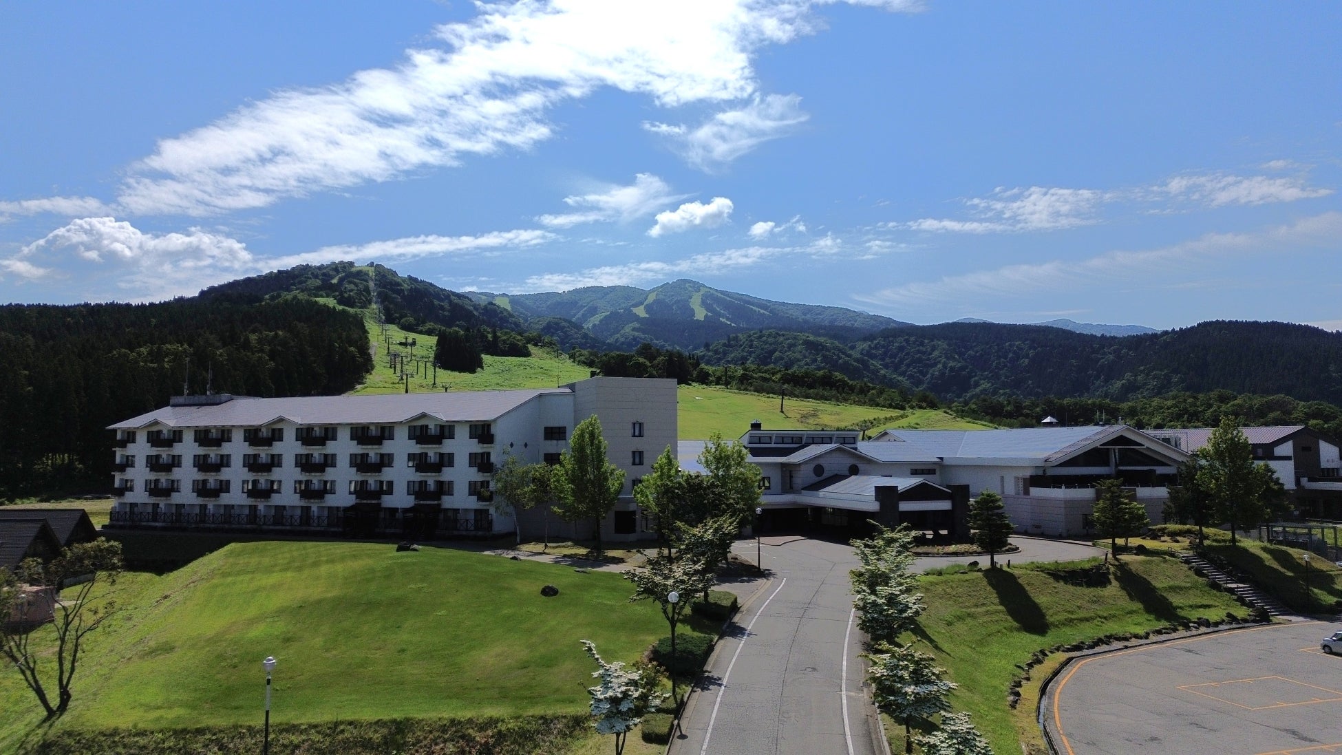 JAM福井勝山マウンテンリゾートの新しい経営体制を紹介する写真