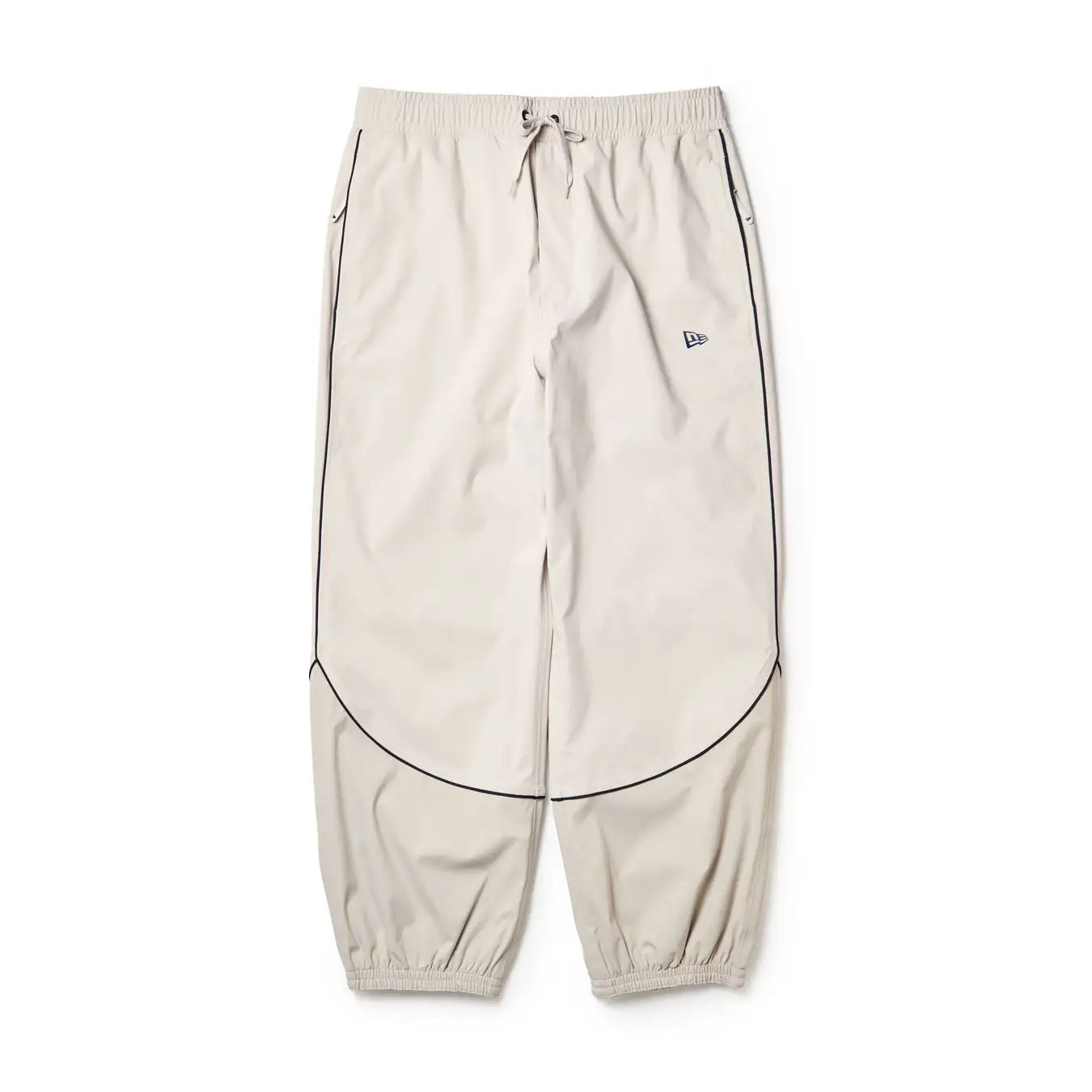 SNOW PIPING TRACK PANTSの白系パンツ